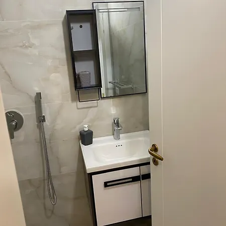 Aj Apartman Orikum