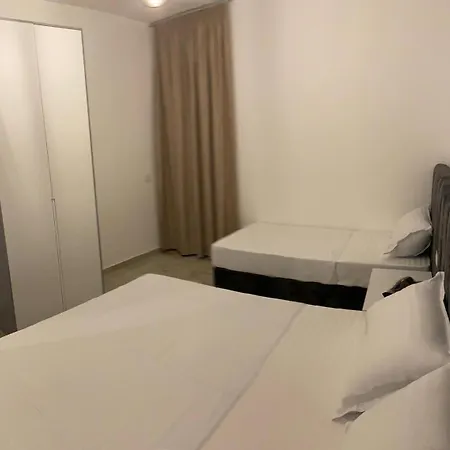Aj Apartment *