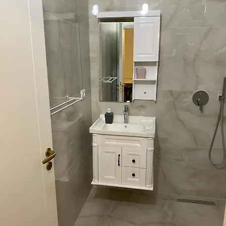 Apartament Aj *